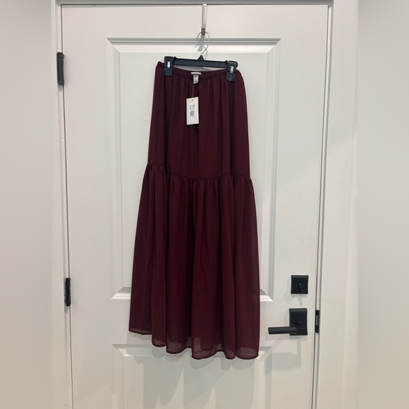 Women’s Chiffon Tiered Maxi Skirt - Picture 2 of 4